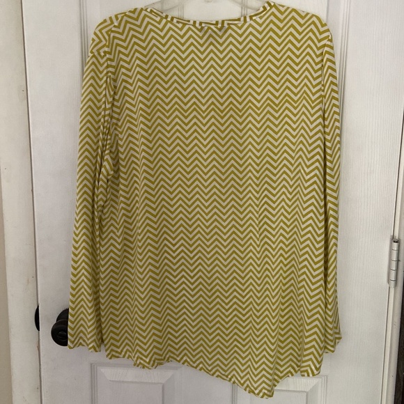 Women's Sz L Nomadic Traders Large Chevron Hi Low Top - Picture 3 of 3